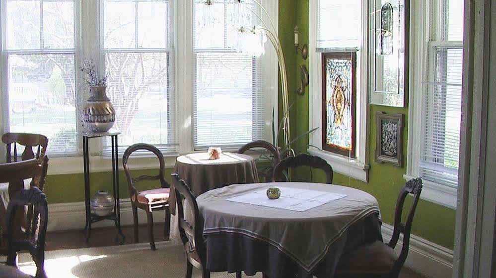 Inn Upon Moon River Plantation Chester 外观 照片